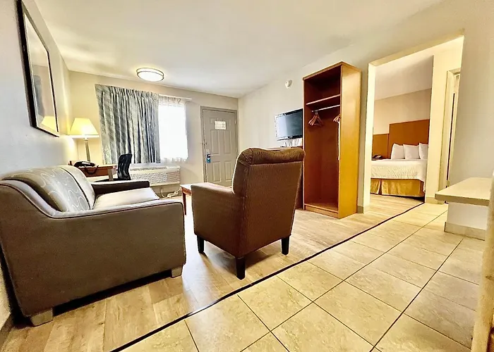 Days Inn & Suites By Wyndham Arlington Near Six Flags