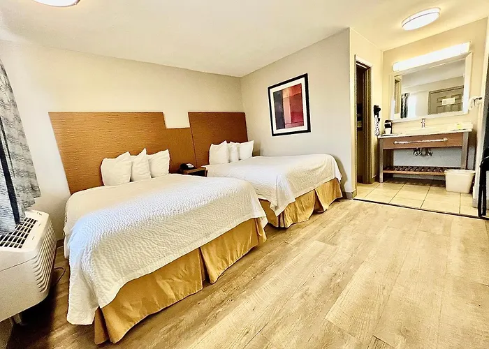 Days Inn & Suites By Wyndham Arlington Near Six Flags